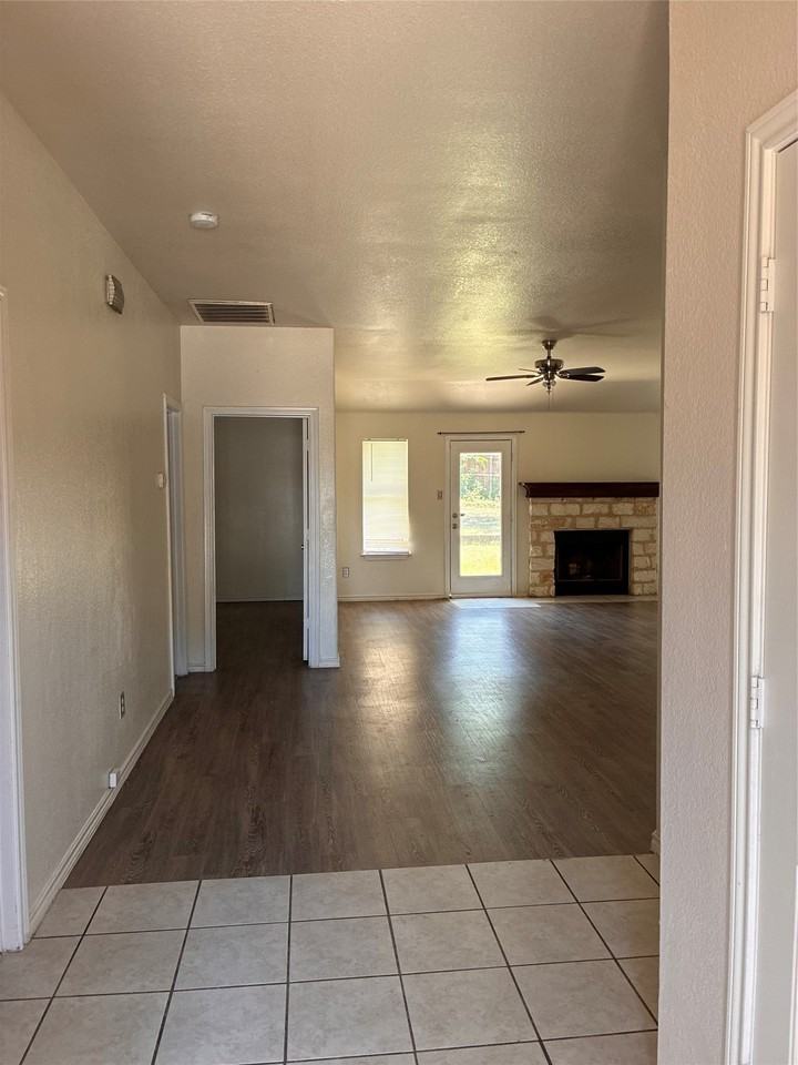 1029 Morrison Dr - Photo 2 of 25