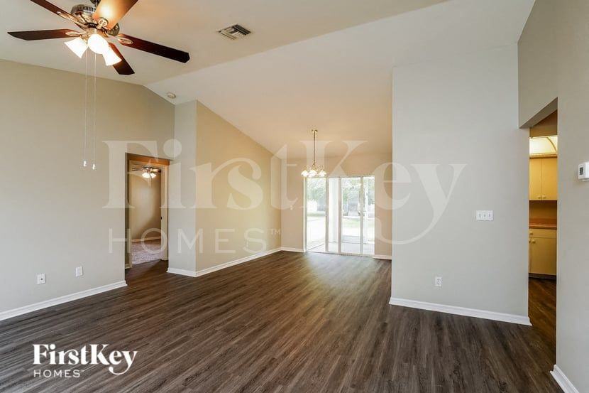 149 Se 18th St - Photo 2 of 16