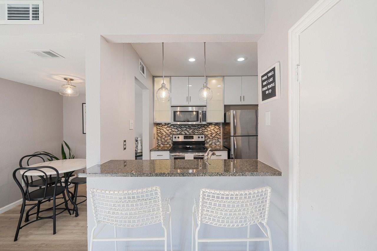 4211 Holland Ave - Photo 3 of 18