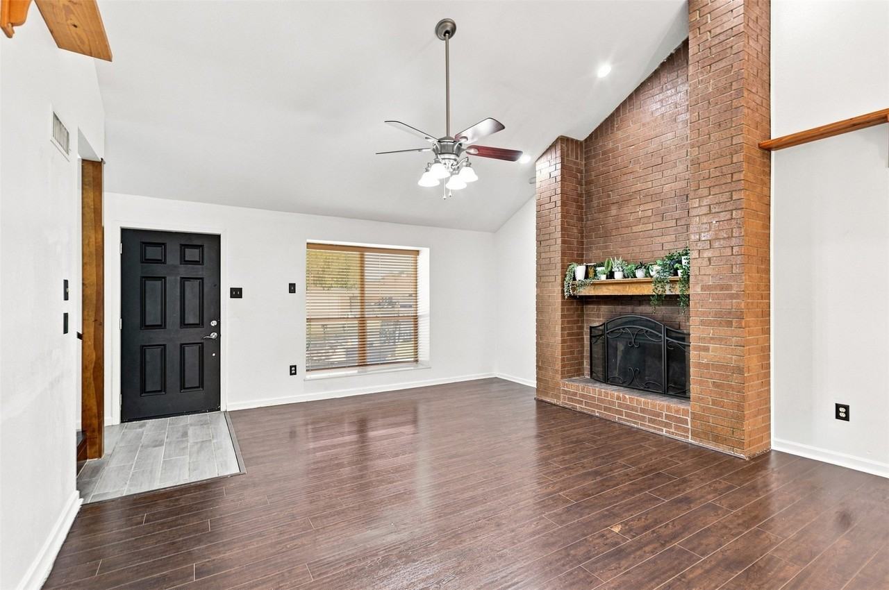 8782 Marilyn Dr - Photo 5 of 26