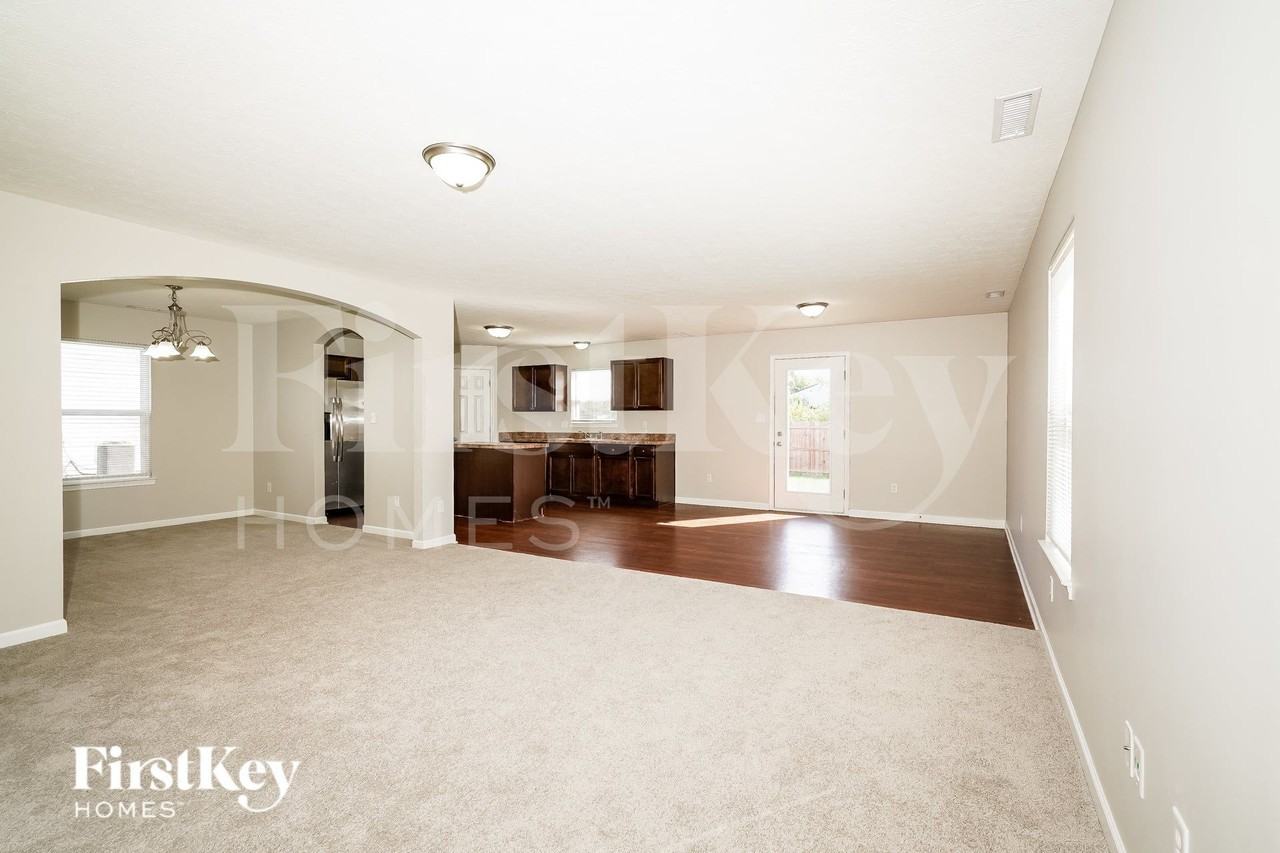 3421 Black Forest Ln - Photo 2 of 15