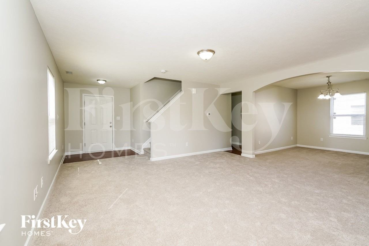 3421 Black Forest Ln - Photo 3 of 15