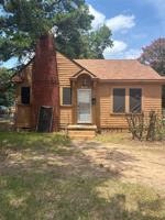 featured image of 2660 Vivian St