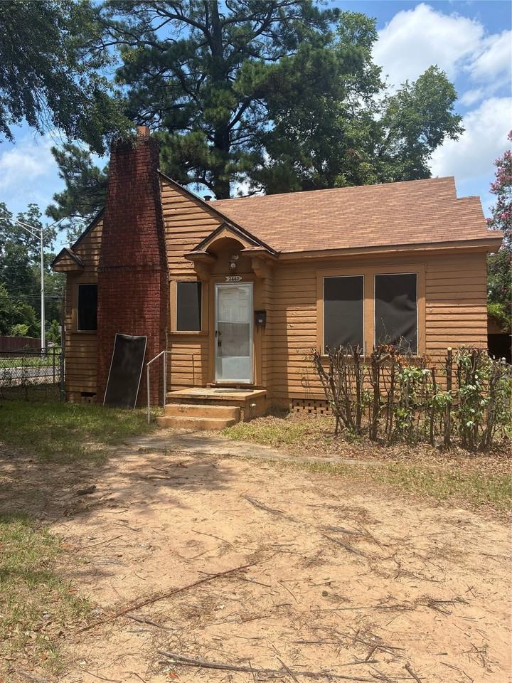 2660 Vivian St - Photo 2 of 4