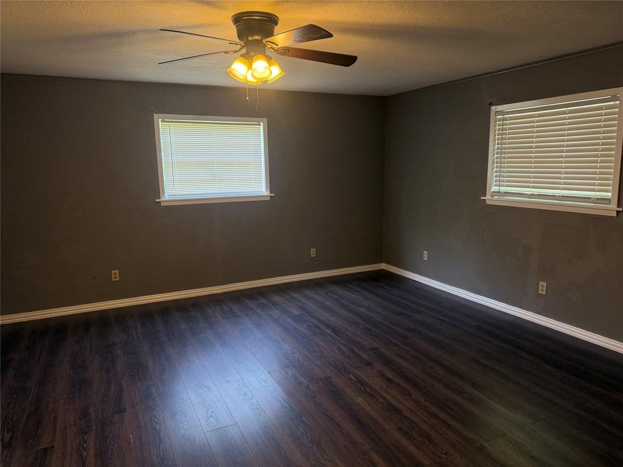 3505 Dalton St - Photo 4 of 11