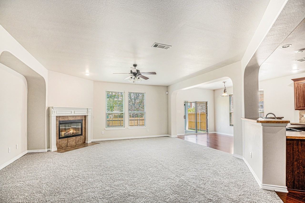 605 Port Royale Way - Photo 6 of 24