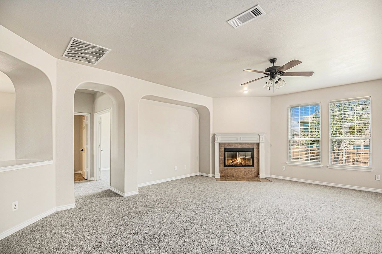 605 Port Royale Way - Photo 7 of 24