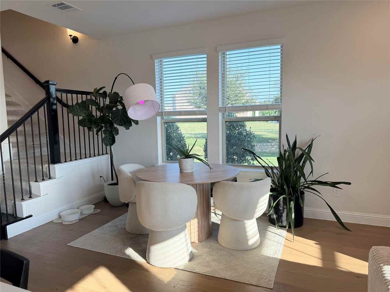 7933 Sunset Blvd - Photo 4 of 28