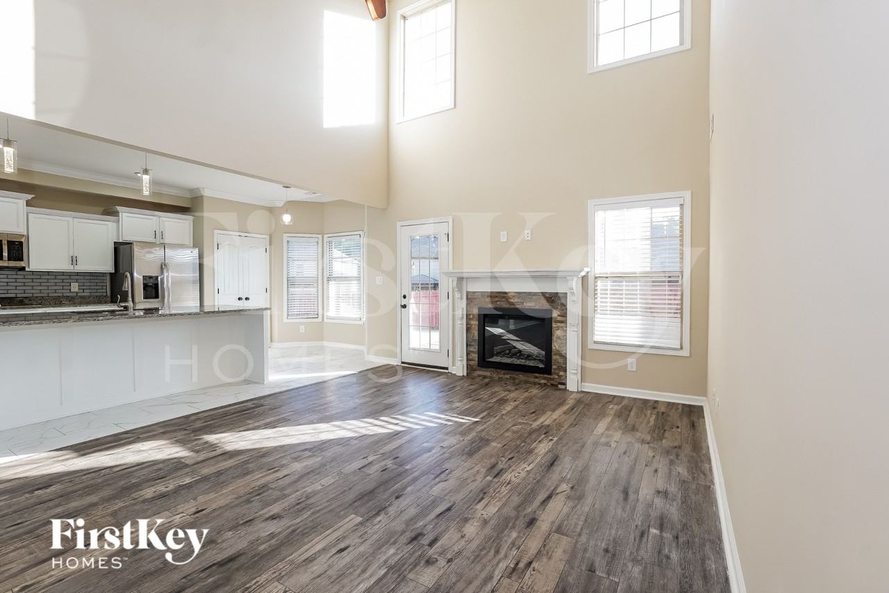 1532 Osage Ct - Photo 2 of 16
