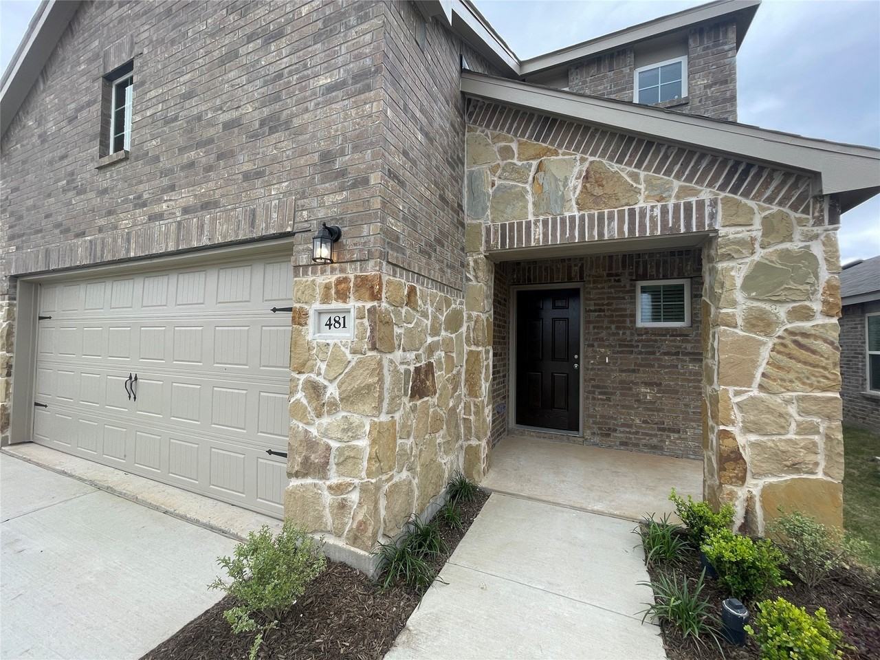 481 Grenada Lake Dr - Photo 2 of 28