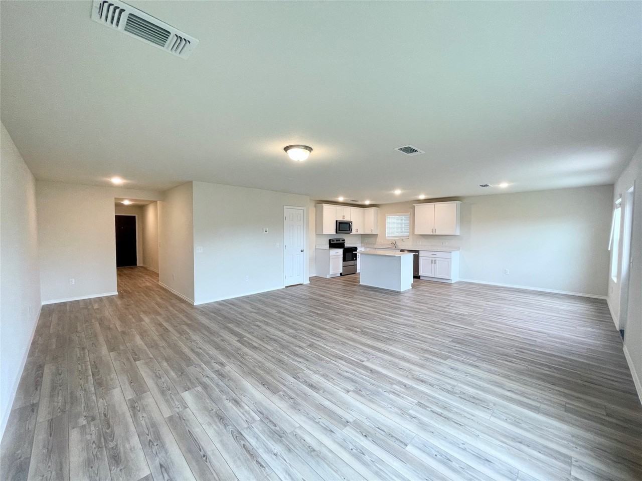 481 Grenada Lake Dr - Photo 6 of 28