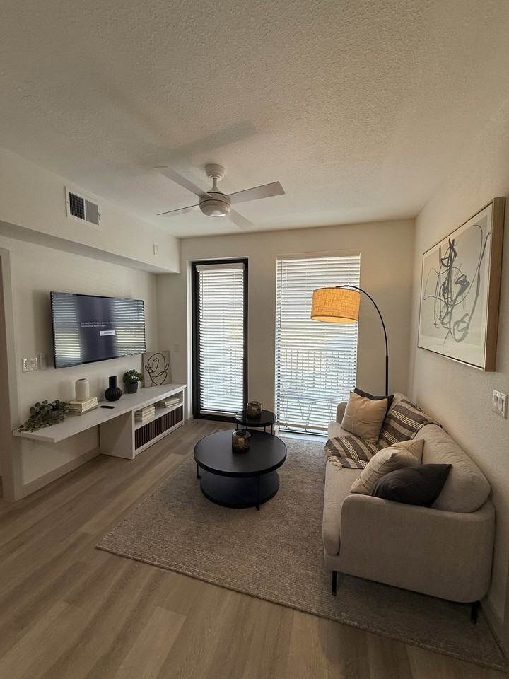 N City Dr #222 - Photo 2 of 8