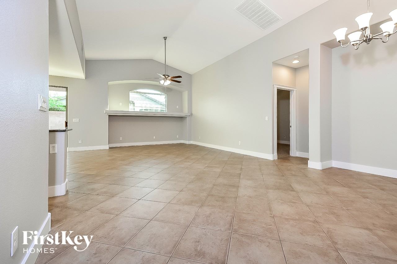 3840 Bowers Hollow Ave - Photo 3 of 15