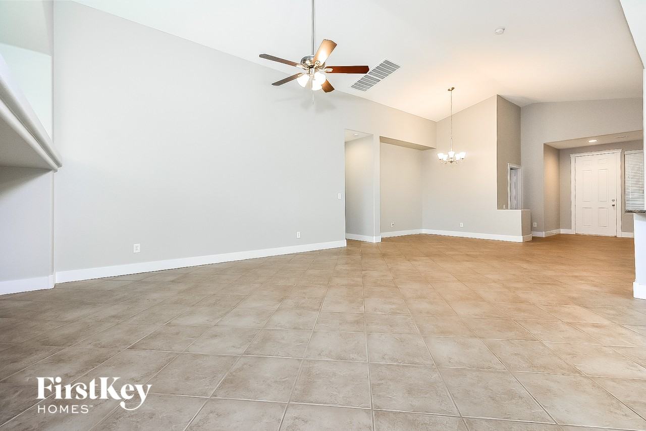 3840 Bowers Hollow Ave - Photo 4 of 15