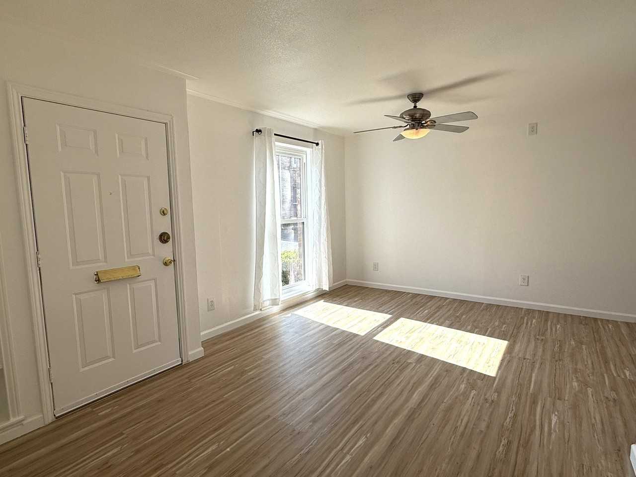 9825 Park Lane Ct - Photo 3 of 27