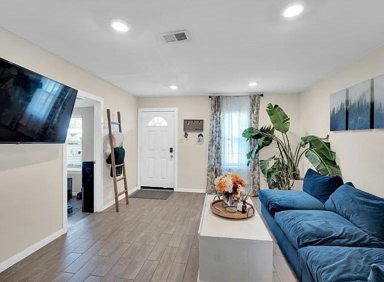 4208 Wiman Dr - Photo 3 of 18
