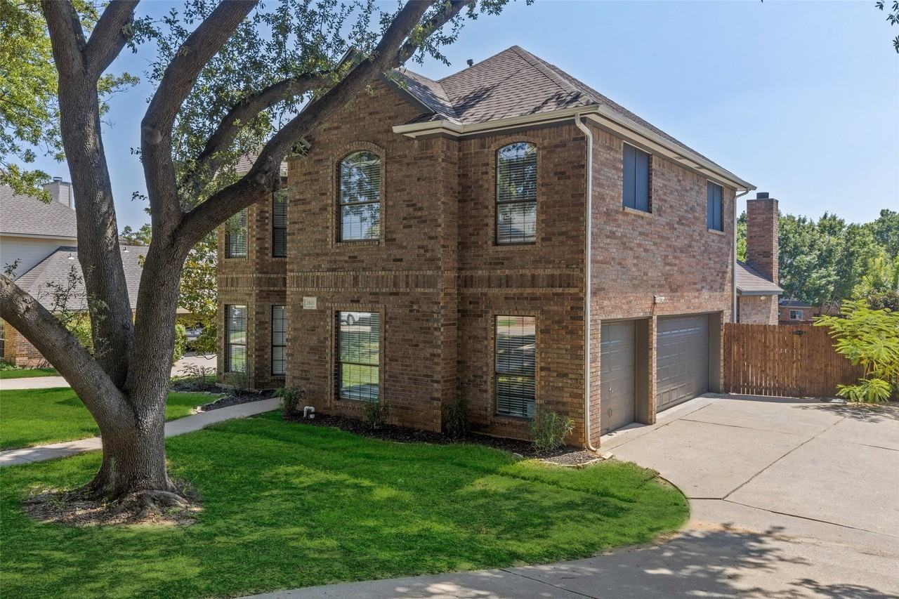 2601 Kimberly Dr - Photo 2 of 27