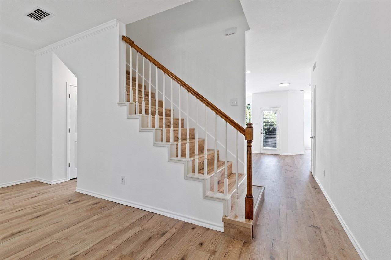 2601 Kimberly Dr - Photo 3 of 27
