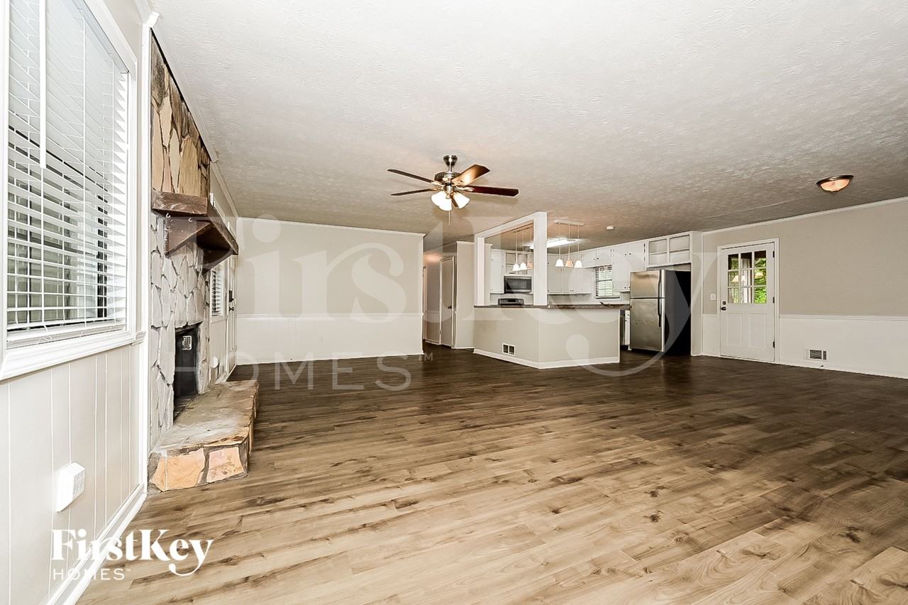 466 Birch Ln Se - Photo 3 of 15