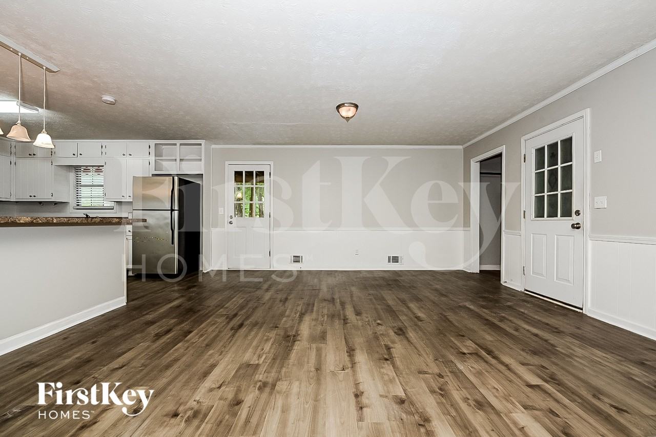 466 Birch Ln Se - Photo 4 of 15