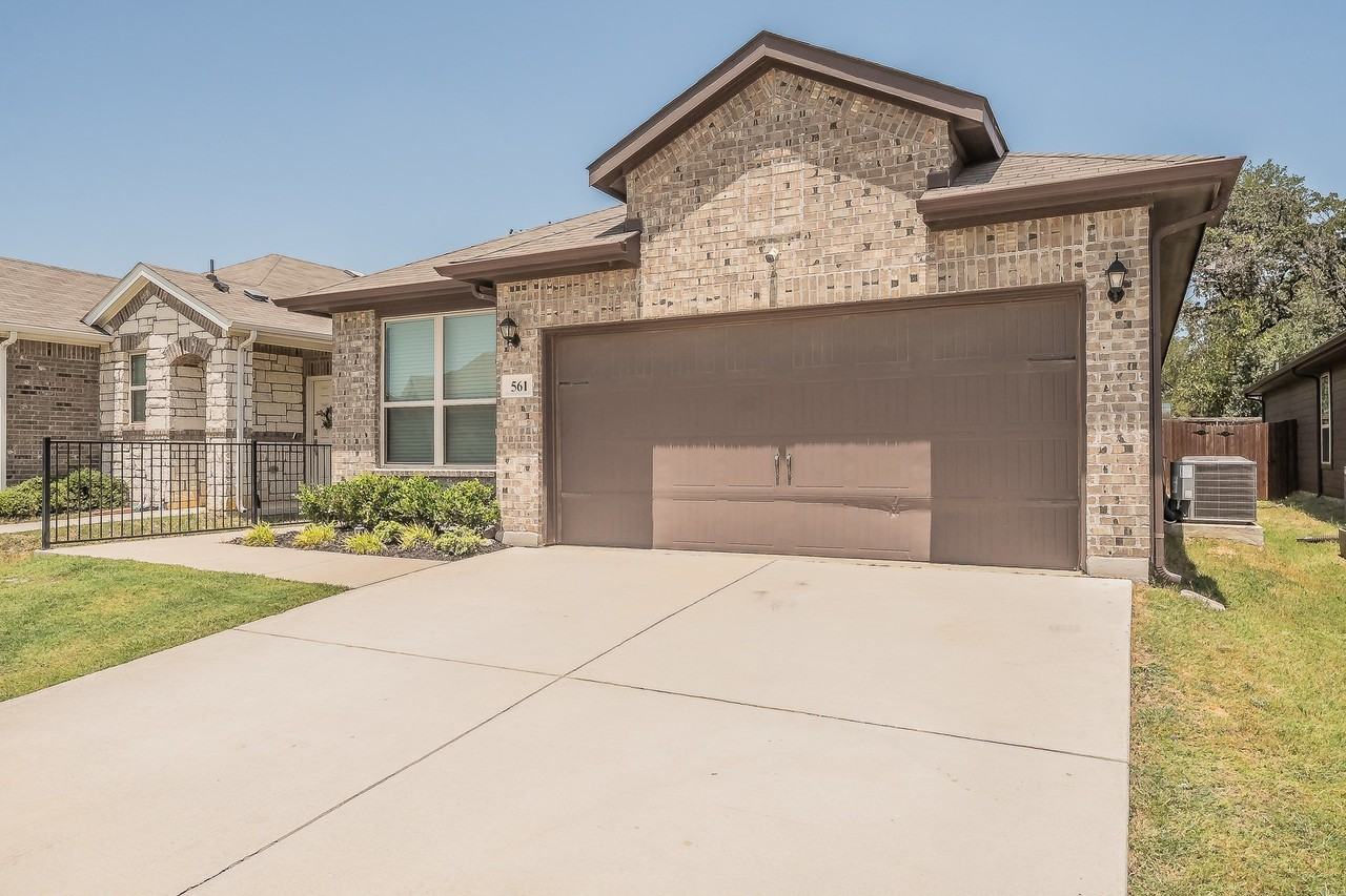 561 Concho St - Photo 2 of 35