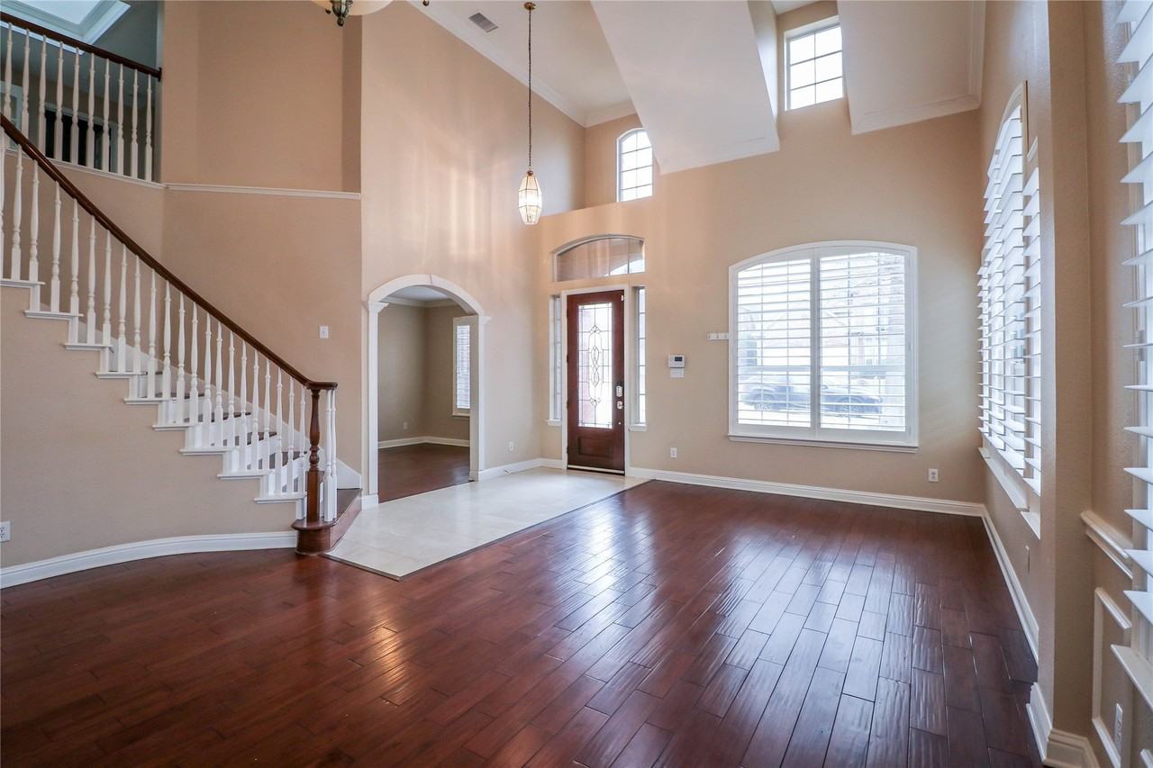 9130 Bottlebrush Ln - Photo 2 of 34