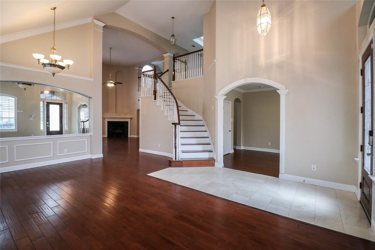 9130 Bottlebrush Ln - Photo 4 of 34