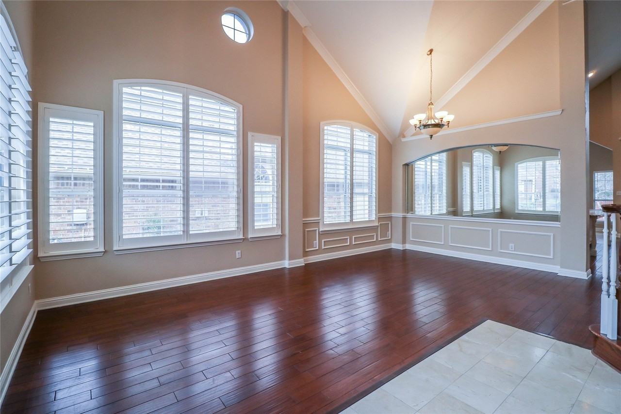 9130 Bottlebrush Ln - Photo 5 of 34