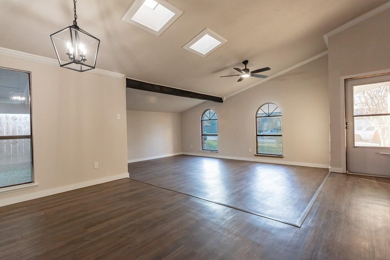5220 Pruitt Dr - Photo 2 of 23
