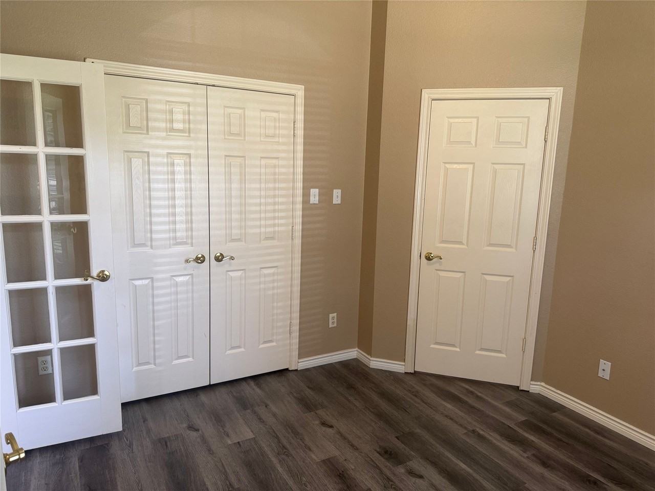9200 Fairwood Ct - Photo 5 of 28