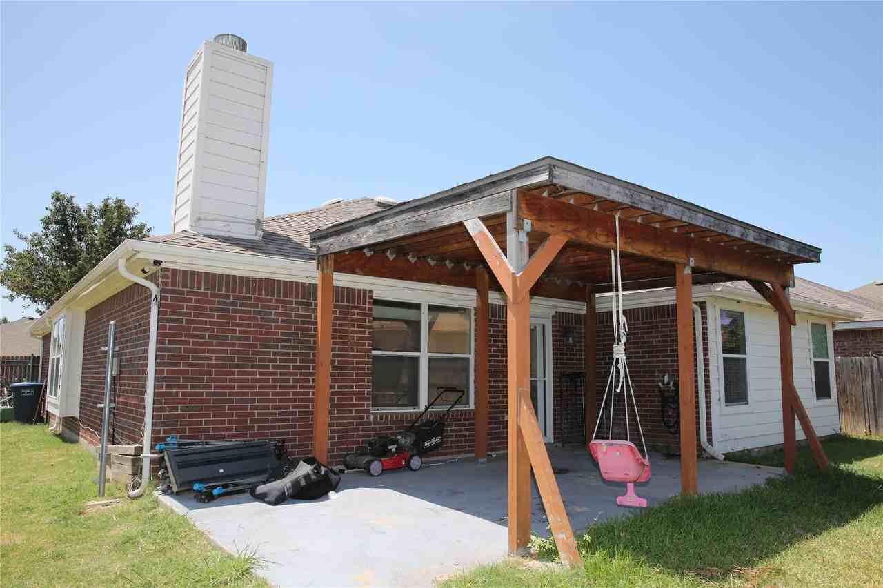 10433 Lake Ter - Photo 3 of 36