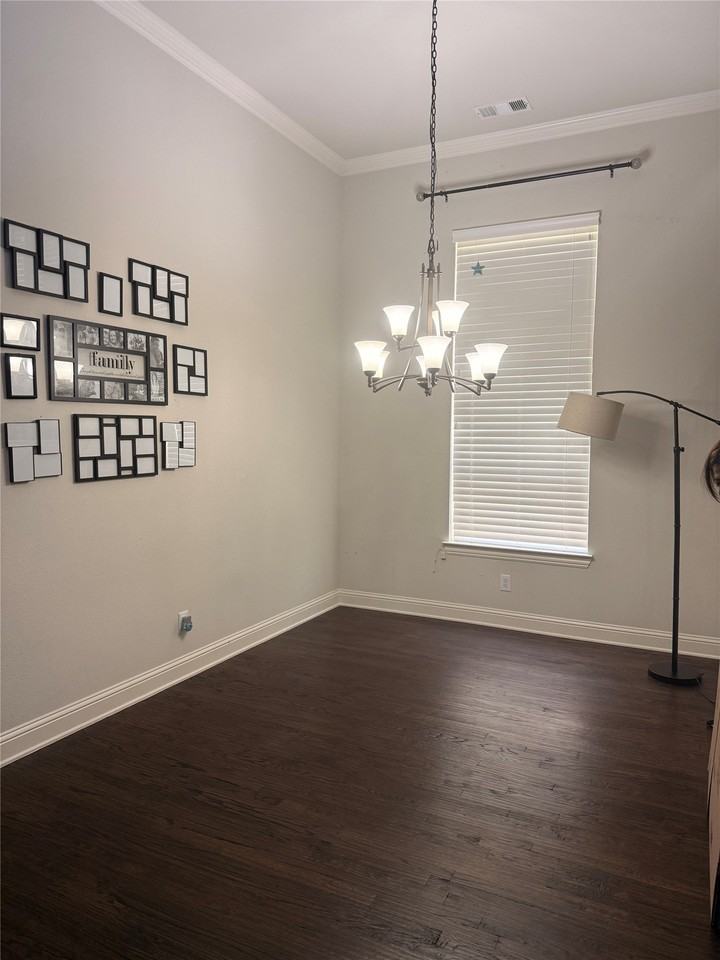416 Vine St - Photo 4 of 11