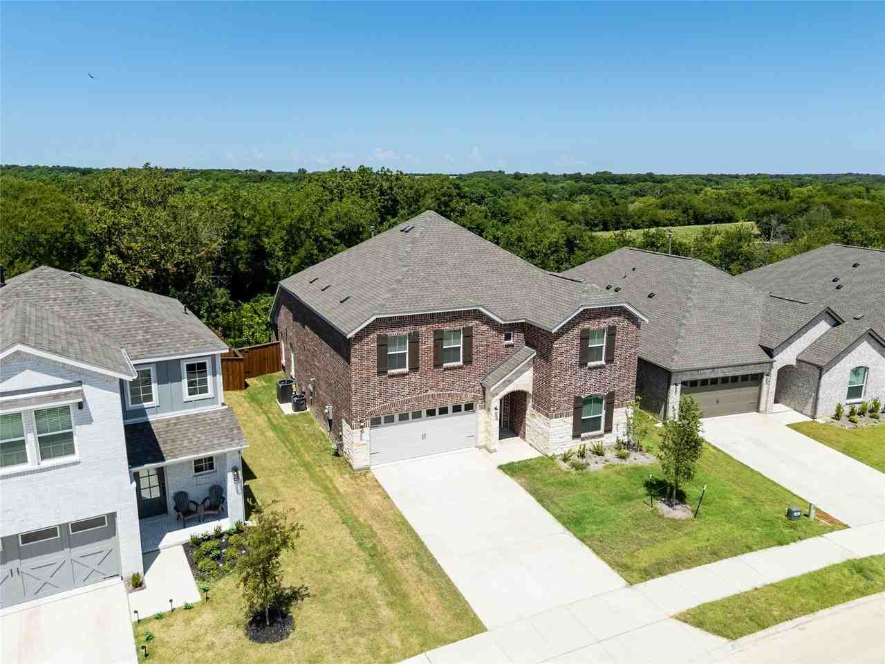 1209 Mistybrook Dr - Photo 2 of 33