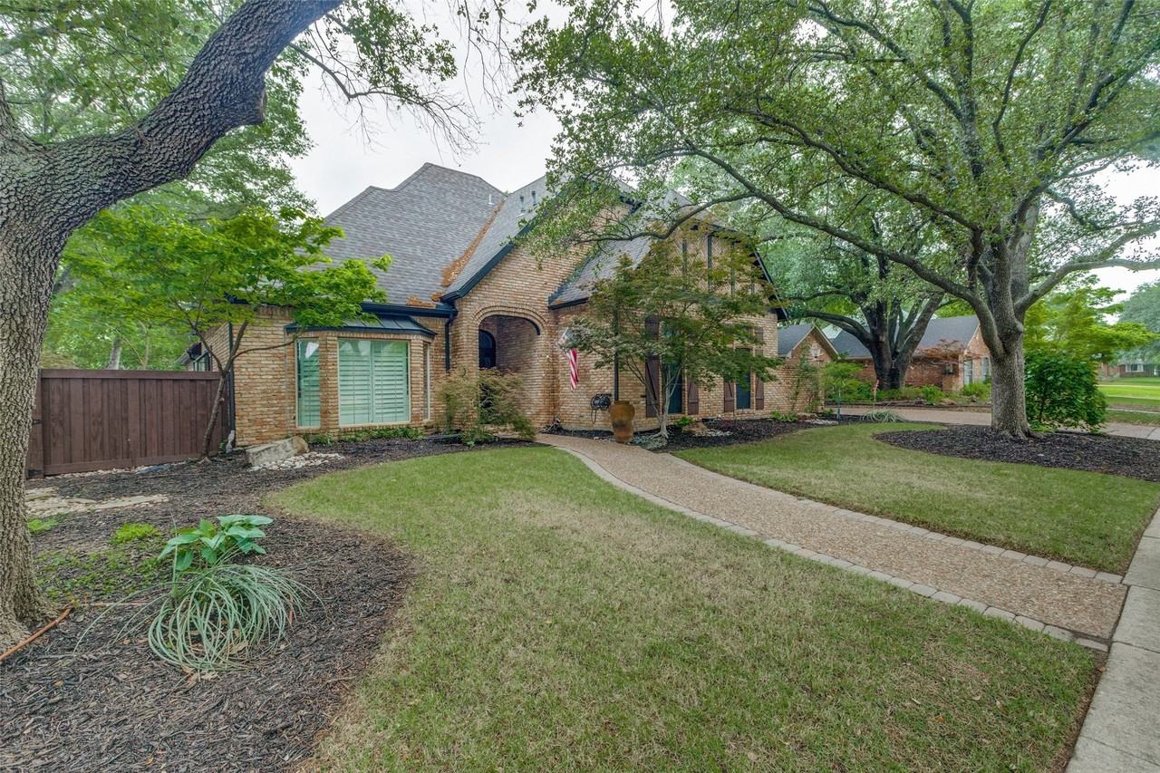 6701 Timothy Dr - Photo 3 of 25