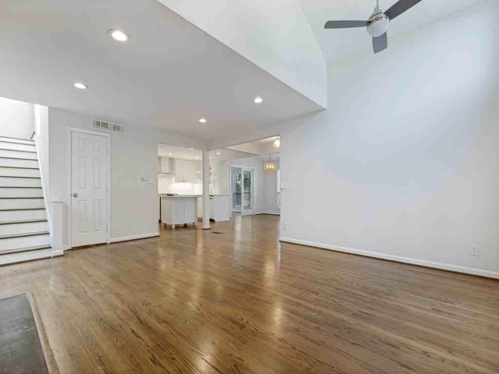 7010 San Mateo Blvd - Photo 5 of 28