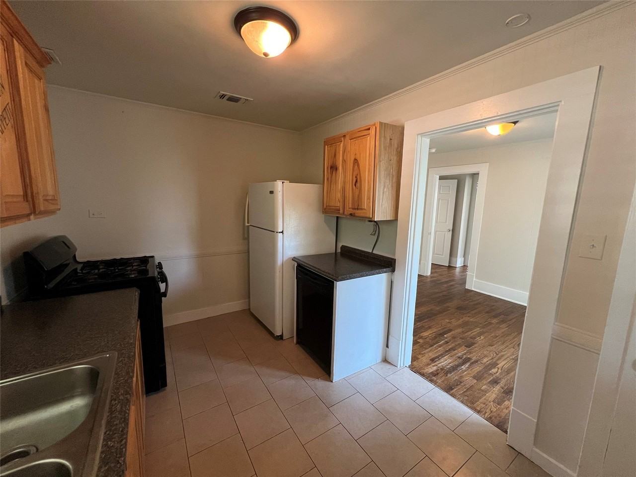 118 N Mckown Ave - Photo 5 of 12