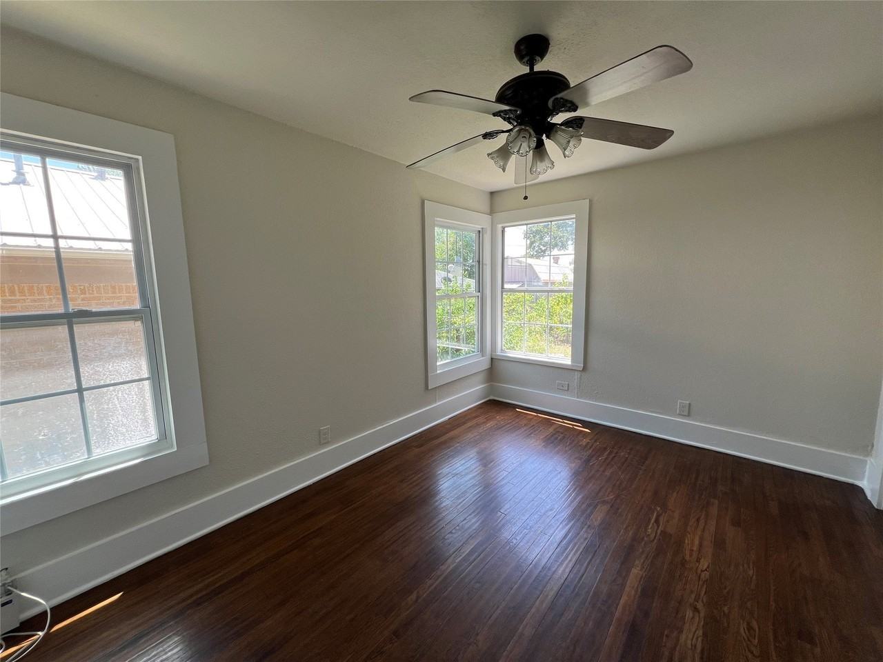 118 N Mckown Ave - Photo 6 of 12