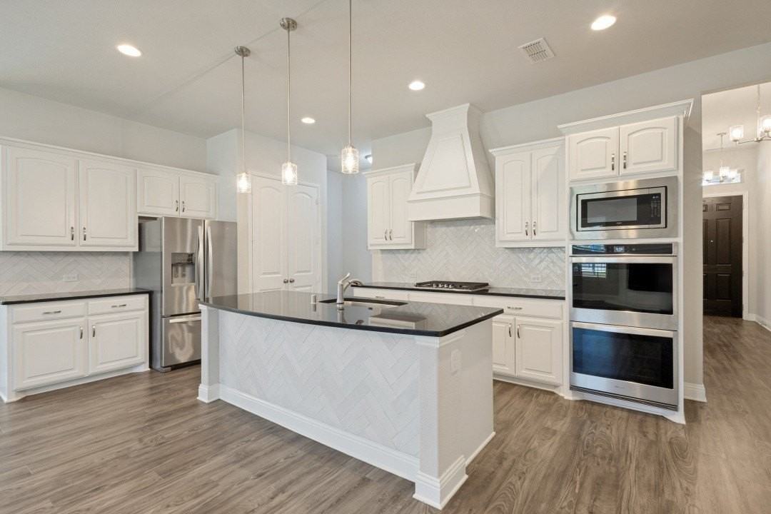 603 Warner Dr - Photo 2 of 12
