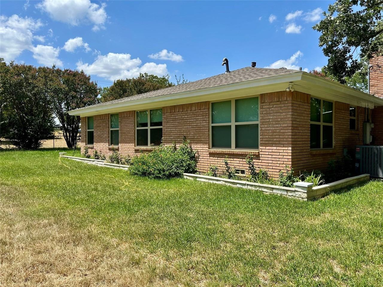 1212 W Murphy Rd - Photo 4 of 29