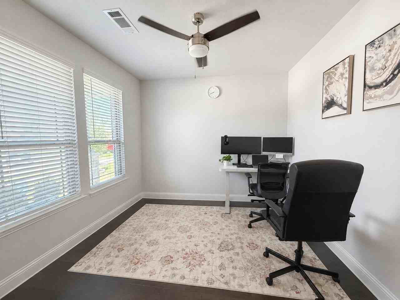 4852 Purlieu Dr - Photo 5 of 16
