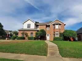 featured image of 1040 Woodbriar Dr