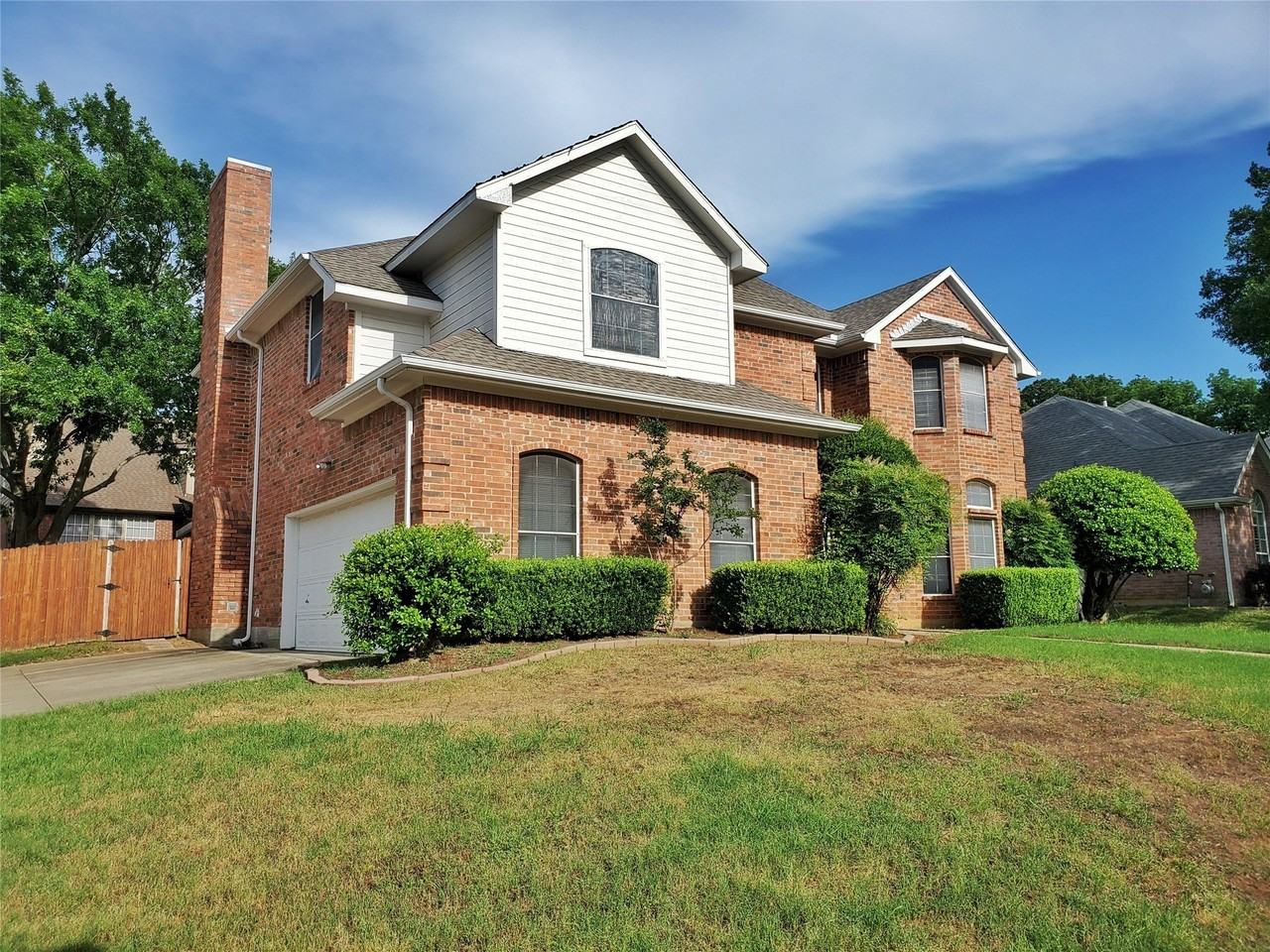 1040 Woodbriar Dr - Photo 3 of 23