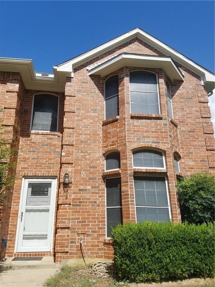 1040 Woodbriar Dr - Photo 4 of 23