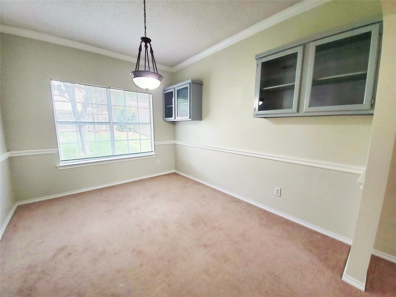 1040 Woodbriar Dr - Photo 6 of 23