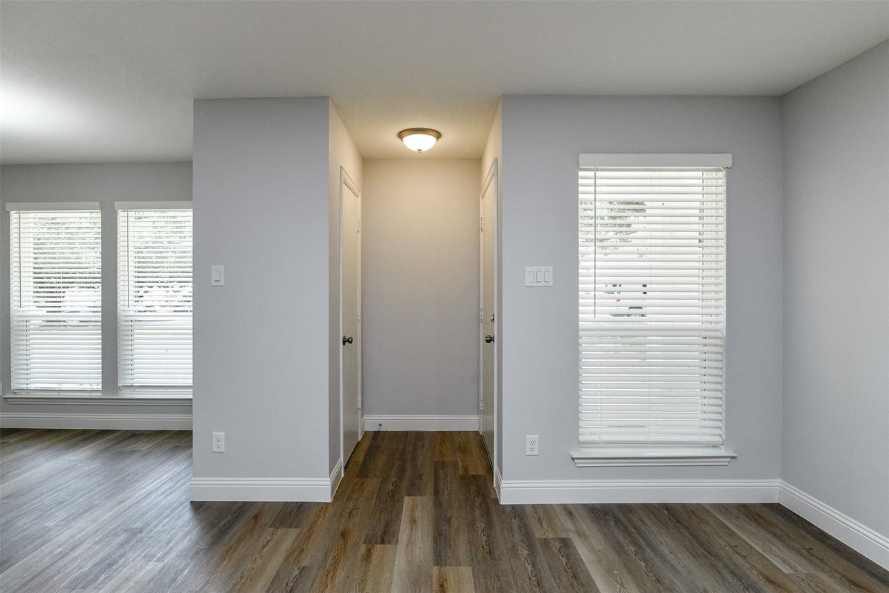 2501 Windy Pine Ln - Photo 3 of 32