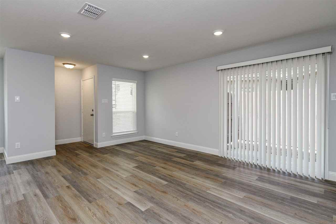 2501 Windy Pine Ln - Photo 5 of 32