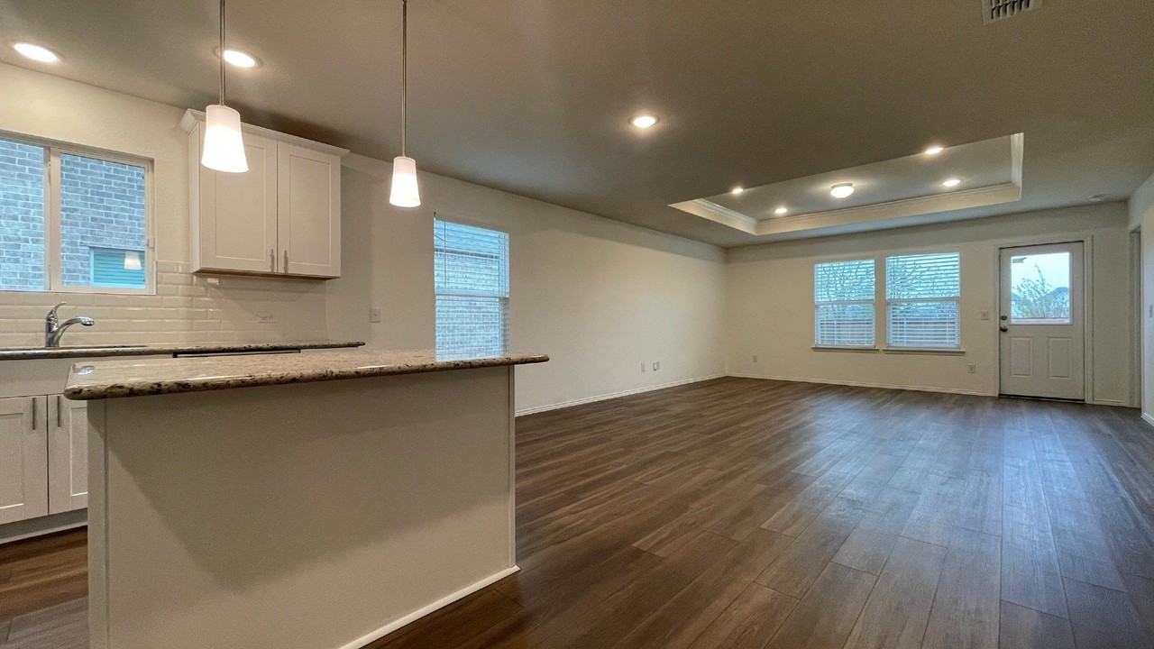 1315 Binfield Dr - Photo 5 of 20