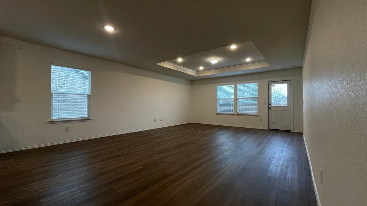 1315 Binfield Dr - Photo 7 of 20