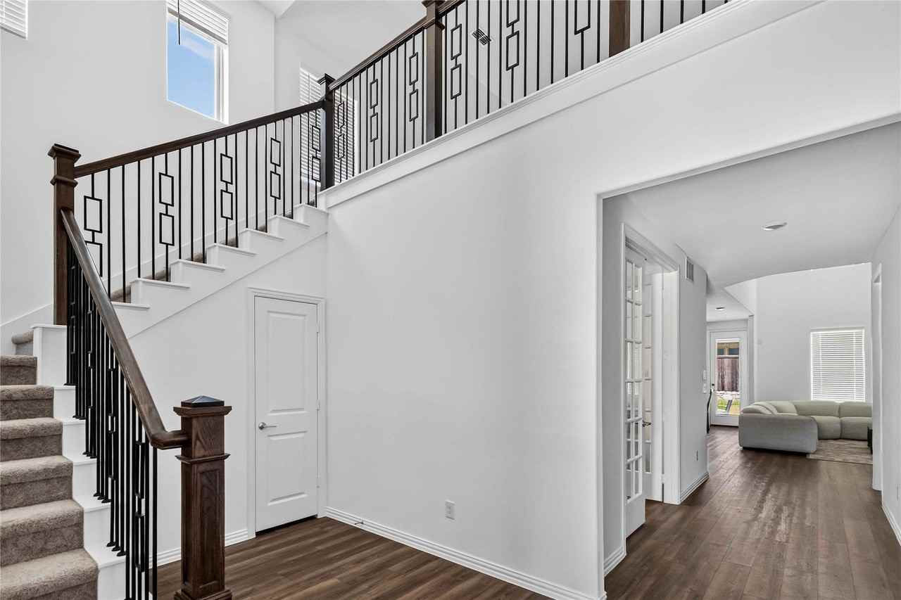 1308 Ladys Mantle Way - Photo 4 of 30