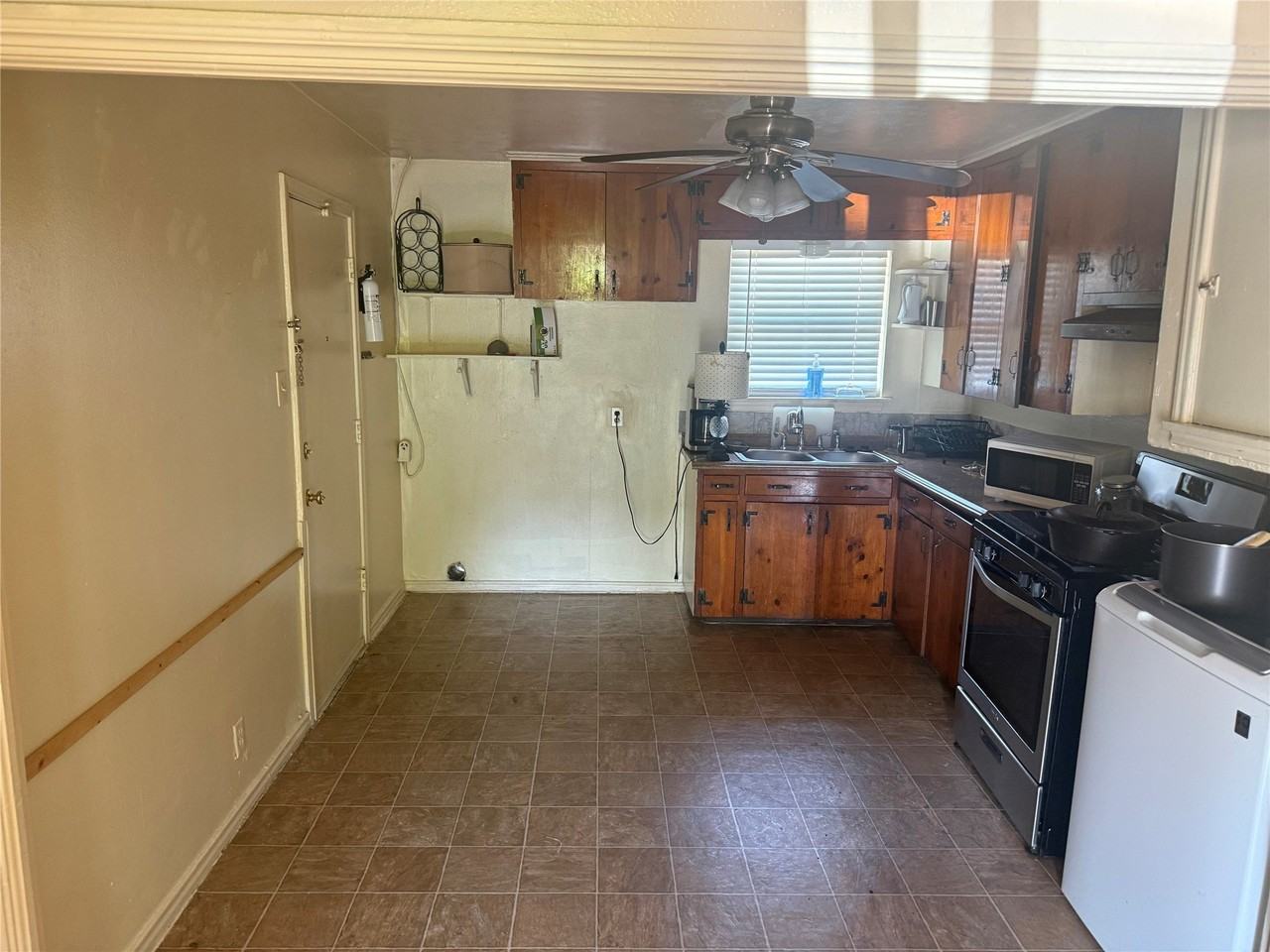 6437 Lontos Dr - Photo 5 of 8